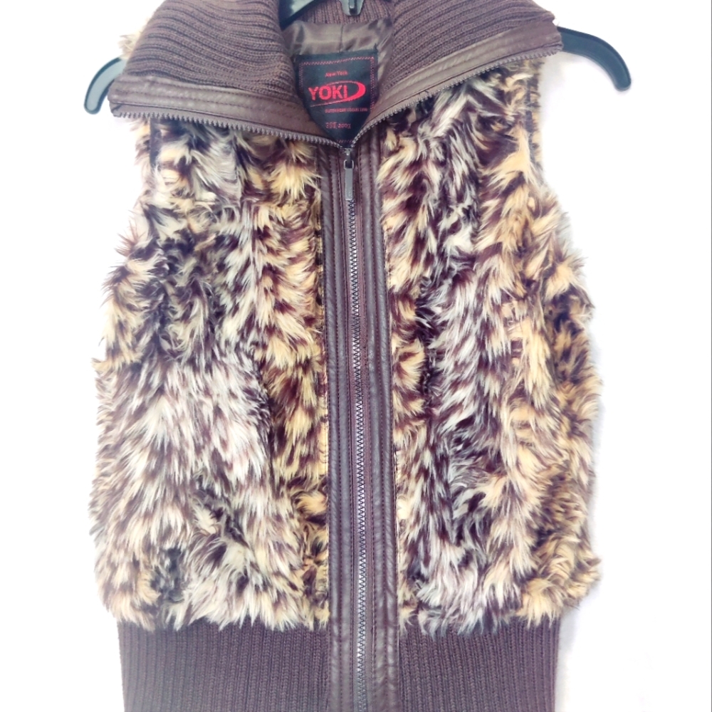 Women fur vest